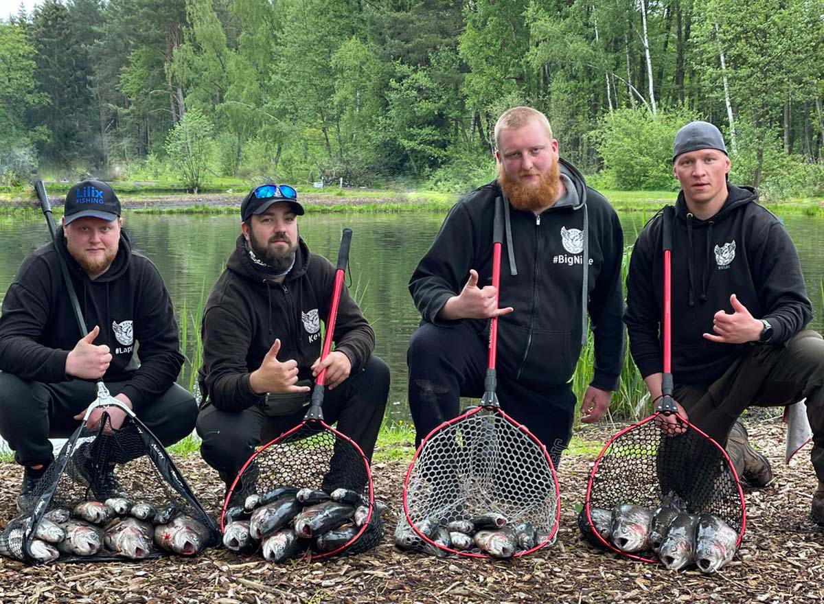 Forellen jäger nord team foto spoons praesten handlackiert 