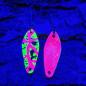 Preview: Sting 2.5g Spoon #066 UV Aktiv Tiggi Pink Yellow Black / Pink Holo Flakes