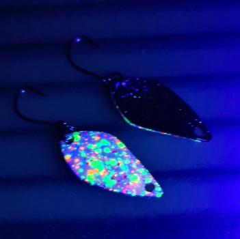 Crucial 2.5g Spoon #012 UV Aktiv Million Dots White / Black Holo