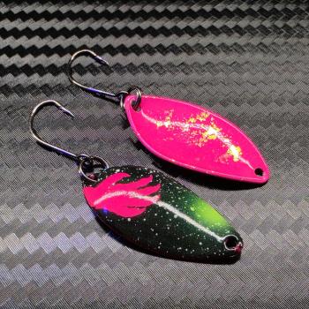 Leaf 3.0g Spoon #093 UV Aktiv Apex Predator – Night Crawler - Pink-Black-Yellow / Pink - Holo Flakes Gold