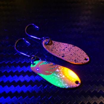 Preview: Yami 2.5g Spoon #091 UV Aktiv Apex Predator – Acid Strike - Brown-Green-Black-Orange / Brown - Black Dots