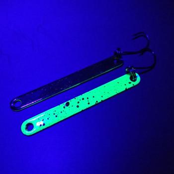 Bobbelsche 2.3g UL Trout Stick #001 UV Aktiv Green Black Dots / Black Holo Flakes Gold Green