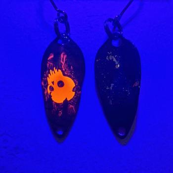 Rush 1.5g Spoon #075 UV Aktiv Skull Orange Fire / Black Holo Flakes Gold Green Turquoise