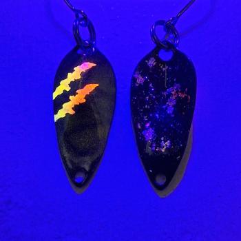 Rush 1.5g Spoon #072 UV Aktiv Claw Yellow Orange / Black Holo Flakes Gold Silver Pink