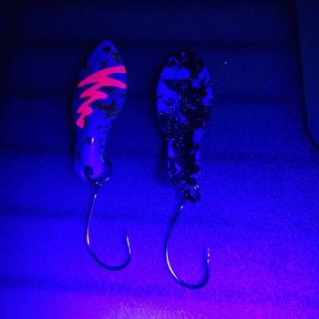 Storm 2.5g Spoon #057 UV Aktiv FlipFlop Bug Pink / Black White Holo