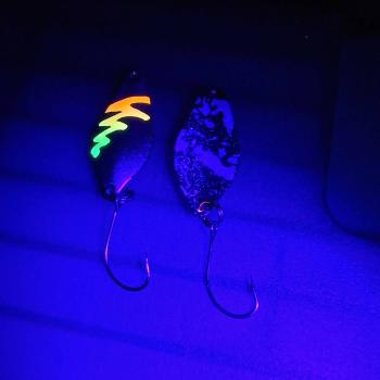 Belly 2.5g Spoon #059 UV Aktiv FlipFlop Bug Orange Yellow / Black White Holo