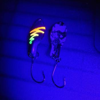 Storm 2.5g Spoon #059 UV Aktiv FlipFlop Bug Orange Yellow / Black White Holo