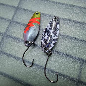 Sting 2.5g Spoon #058 UV Aktiv FlipFlop Bug Red / Black White Holo