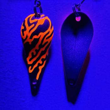 Taurus 4.3g Spoon #077 UV Aktiv Orange Wild Mesh / FlipFlop Green Purple