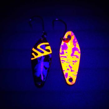 Sting 2.5g Spoon #055 UV Aktiv Camo Orange / Orange White