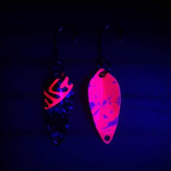 Rush 1.5g Spoon #053 UV Aktiv Camo Pink / Pink White