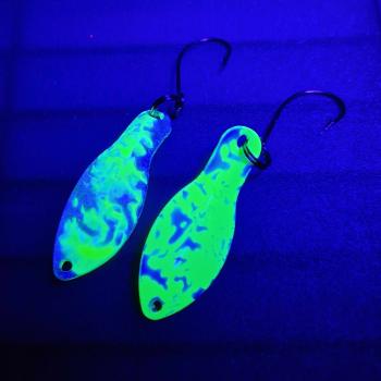 Storm 2.5g Spoon #061 UV Aktiv Abstrakt Radioactive White / Camo Green White