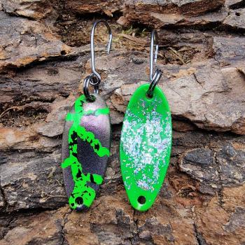 Troublemaker 2.5g Spoon #065 UV Aktiv Tiggi Green Black FlipFlop Purple / Green Holo Flakes