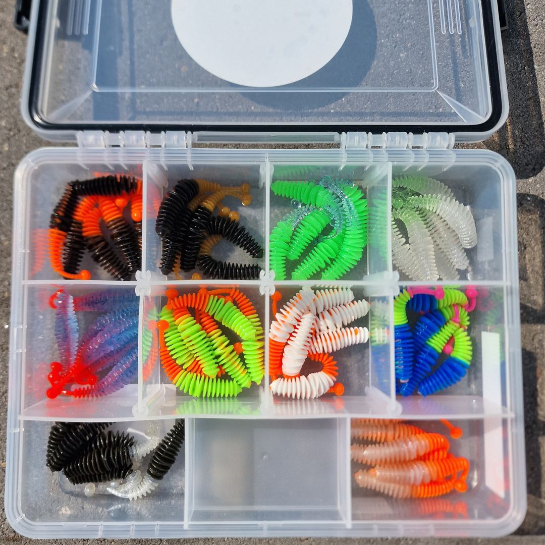 Deiwel 60mm - Essentials Gum - Mix Box 60 stck - 10 Farben - Erlebe  erfolgreiches Ultra Light Angeln auf Forellen