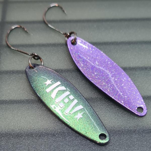 Biggy 3.7g Spoon KEV Flip Flop Green Magenta Blue / Holo Purple White Dots