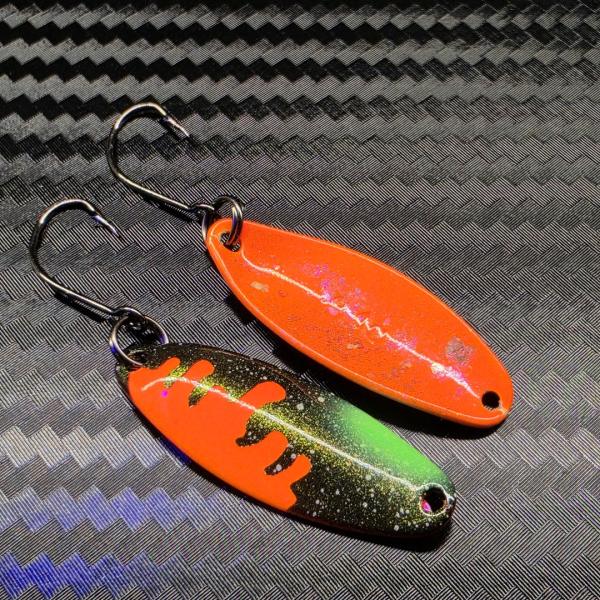 Sword 3.1g Spoon #094 UV Aktiv Apex Predator – Molten Core - Orange-Black-Green-Gold Holo / Orange - Holo Flakes Pink