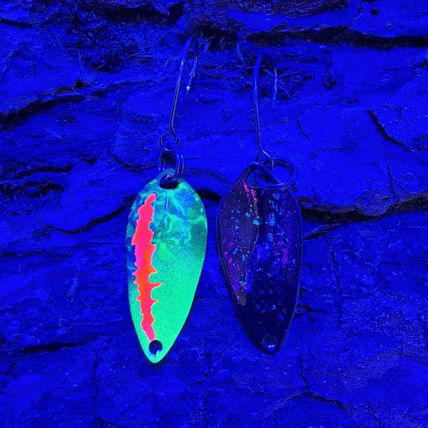 Rush 1.5g Spoon #070 UV Aktiv Scratch Red Orange / Black Holo Flakes Pink Blue Turquoise