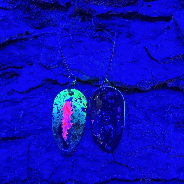 Adder 2.0g Spoon #068 UV Aktiv Scratch White Red / Black Holo Flakes Pink