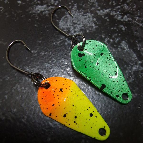 Scorpio 1.7g Spoon #084 UV Aktiv Yellow Orange Black Dots / Metallic Green Black Dots