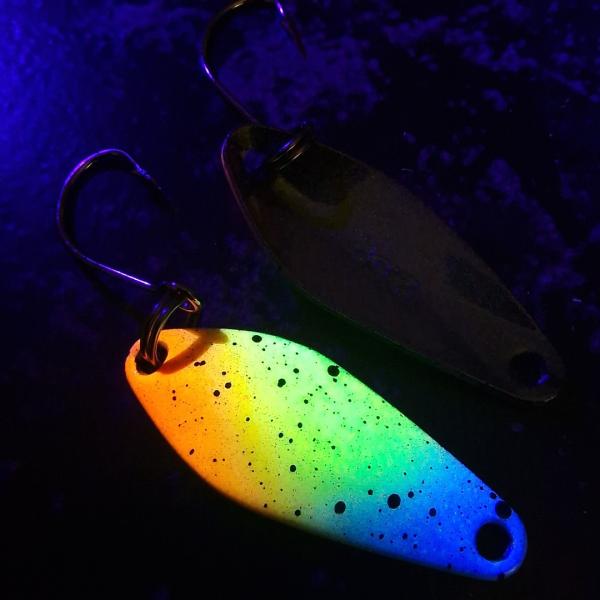 Sting 2.5g Spoon #086 UV Aktiv Blue Yellow Orange / Flip Flop Green-Purple