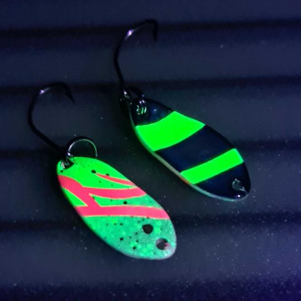 Mahi 2.5g Spoon #034 UV Aktiv Atomic Green / Black - Green