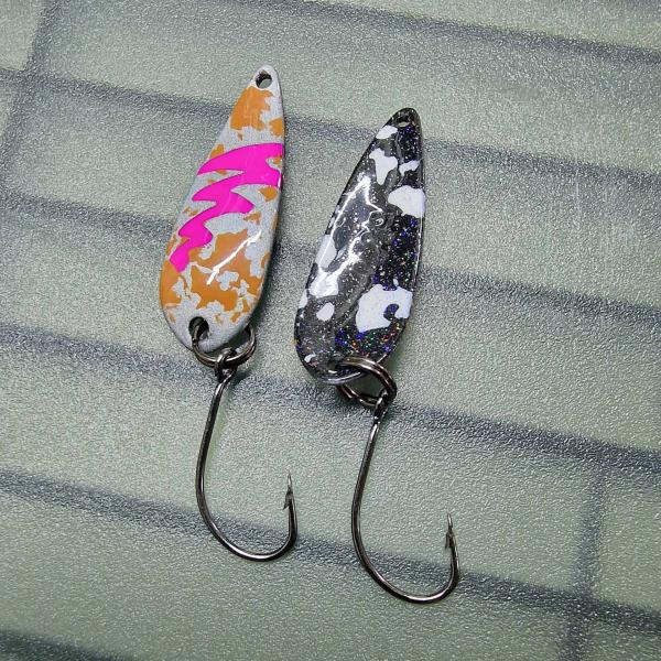 Whisper 2.2g Spoon #057 UV Aktiv FlipFlop Bug Pink / Black White Holo