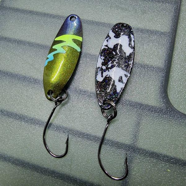 Sword 3.1g Spoon #056 UV Aktiv FlipFlop Bug Yellow Blue / Black White Holo