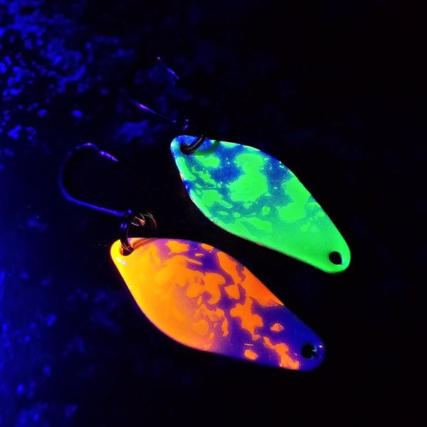 Belly 2.5g Spoon #090 UV Aktiv White Orange / White Green