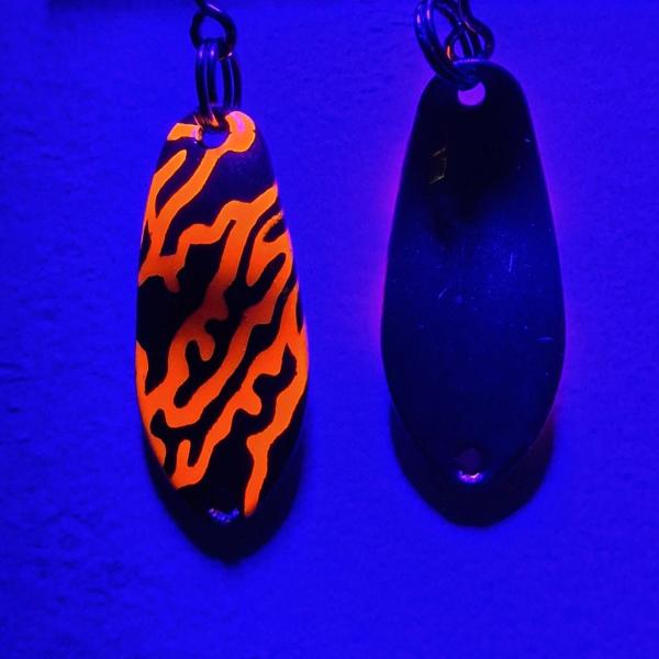 Yami 2.5g Spoon #077 UV Aktiv Orange Wild Mesh / FlipFlop Green Purple