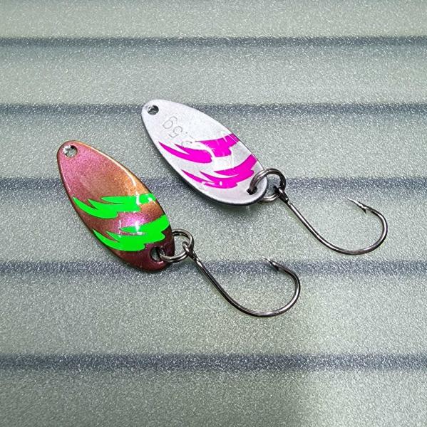 Troublemaker 2.5g Spoon #050 UV Aktiv FlipFlop Electric Green / Silver Neon Raspberry