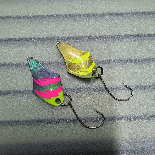 Stormy 2.3g Spoon #051 UV Aktiv FlipFlop Electric Pink / Gold Neon Yellow