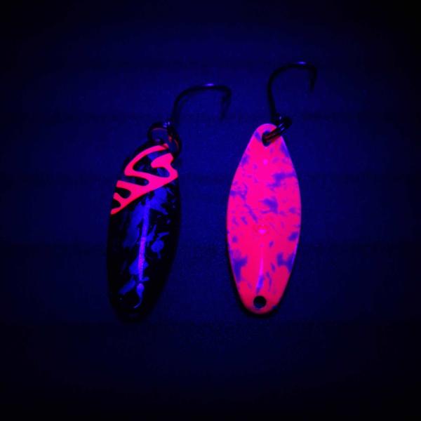 Sword 3.1g Spoon #053 UV Aktiv Camo Pink / Pink White