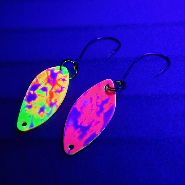 Leaf 2.0g Spoon #062 UV Aktiv Abstrakt Fire Yellow / Camo Pink White