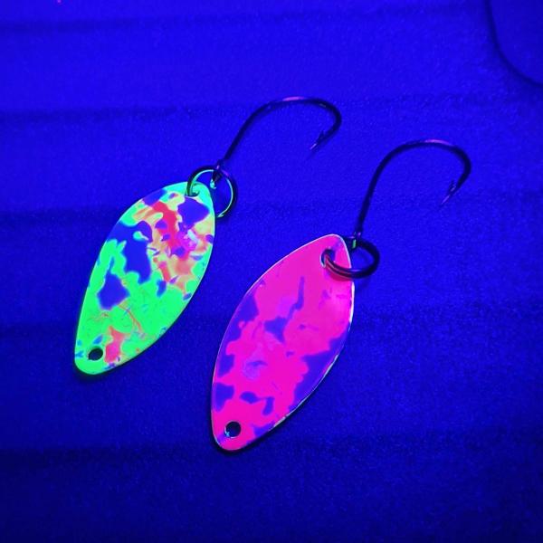 Leaf 2.0g Spoon #060 UV Aktiv Abstrakt Bloody Green/ Camo Raspberry White