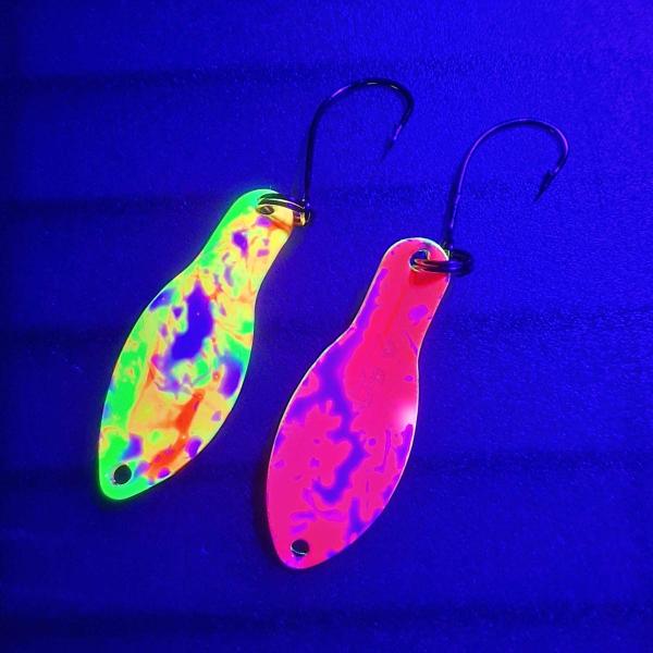 Storm 2.5g Spoon #062 UV Aktiv Abstrakt Fire Yellow / Camo Pink White