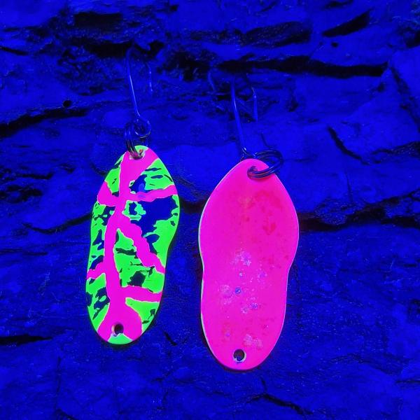 Wavemaker 3.0g Spoon #066 UV Aktiv Tiggi Pink Yellow Black / Pink Holo Flakes