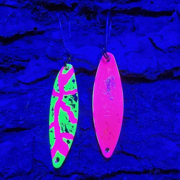 Kicker 2.7g Spoon #066 UV Aktiv Tiggi Pink Yellow Black / Pink Holo Flakes