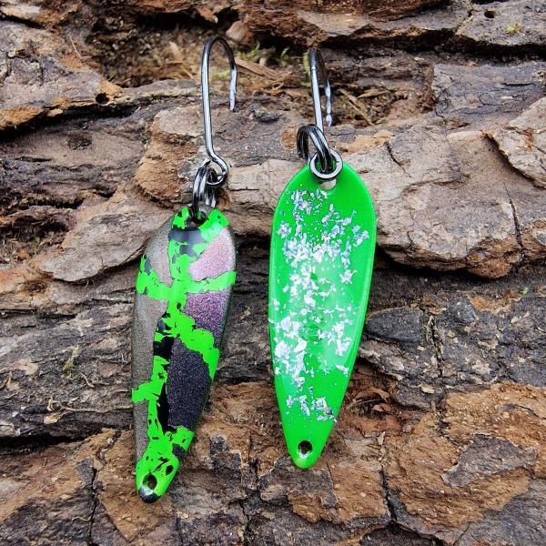 Whisper 2.2g Spoon #065 UV Aktiv Tiggi Green Black FlipFlop Purple / Green Holo Flakes